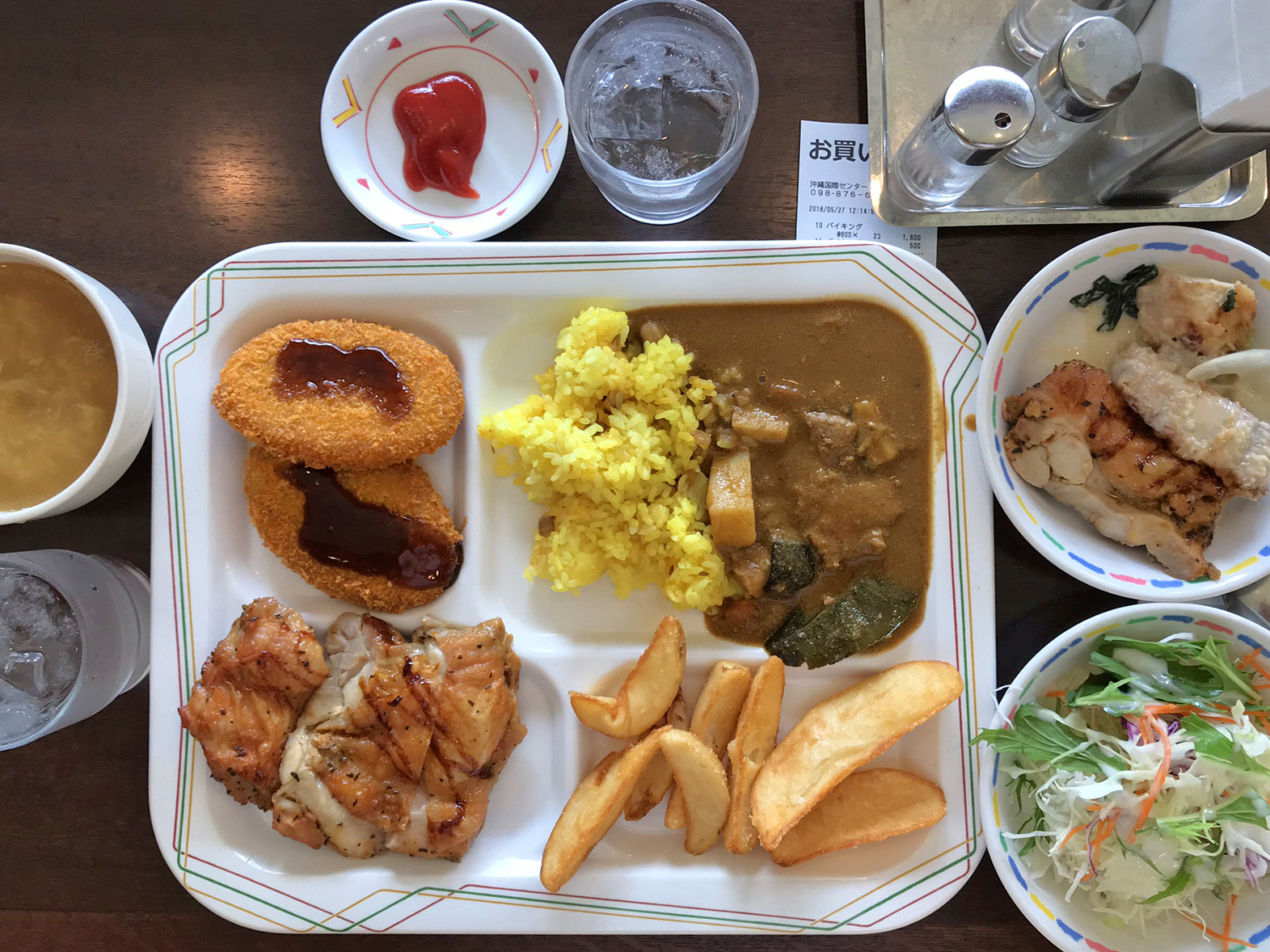 JICA沖縄 OIC（おいしー）食堂でランチバイキングを食べてきた