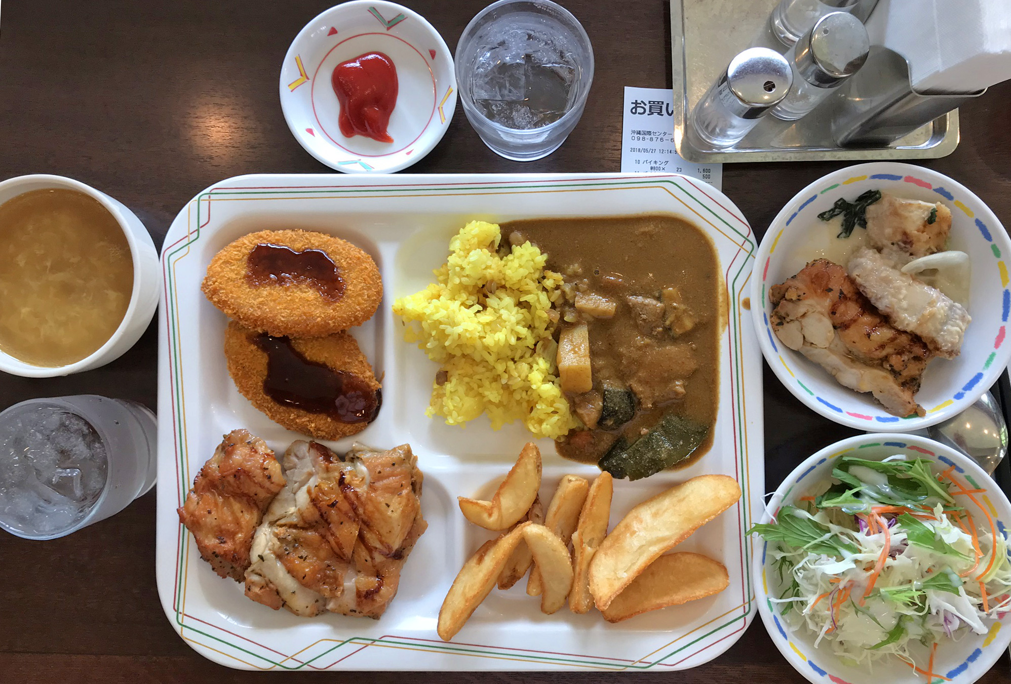 JICA沖縄 OIC（おいしー）食堂でランチバイキングを食べてきた