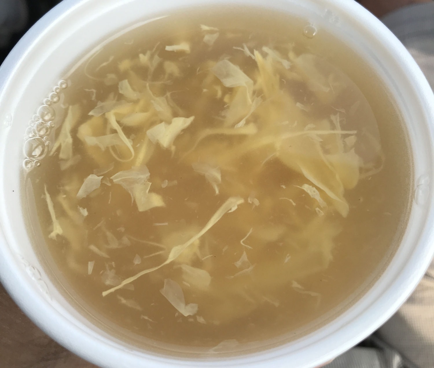 ランチサービスの玉子スープ。しっかりとした味付けで、飲みごたえがあります。