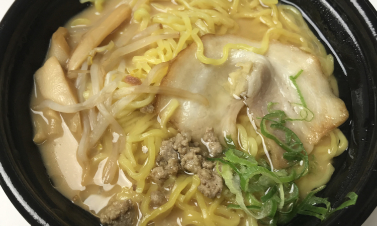 ローソン『麺屋彩未監修 札幌味噌らーめん(530円)』は濃厚スープが美味い。
